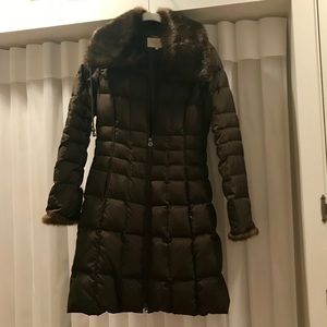 Laundry puffer with detachable faux fur collar xs
